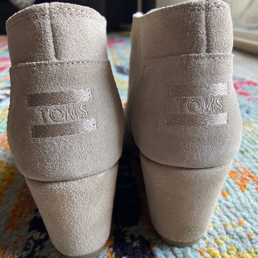 Tom’s desert bootie wedges! - Picture 2 of 8
